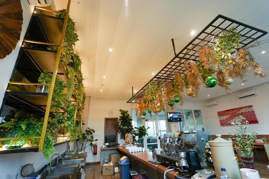 Deli Hotel Медан Экстерьер фото