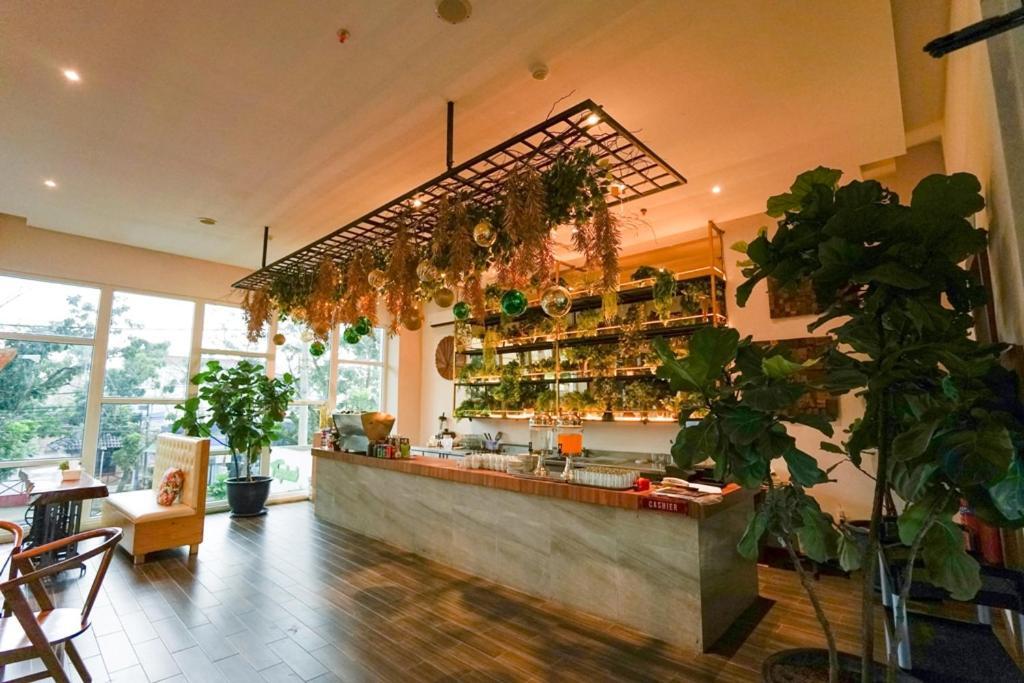 Deli Hotel Медан Экстерьер фото